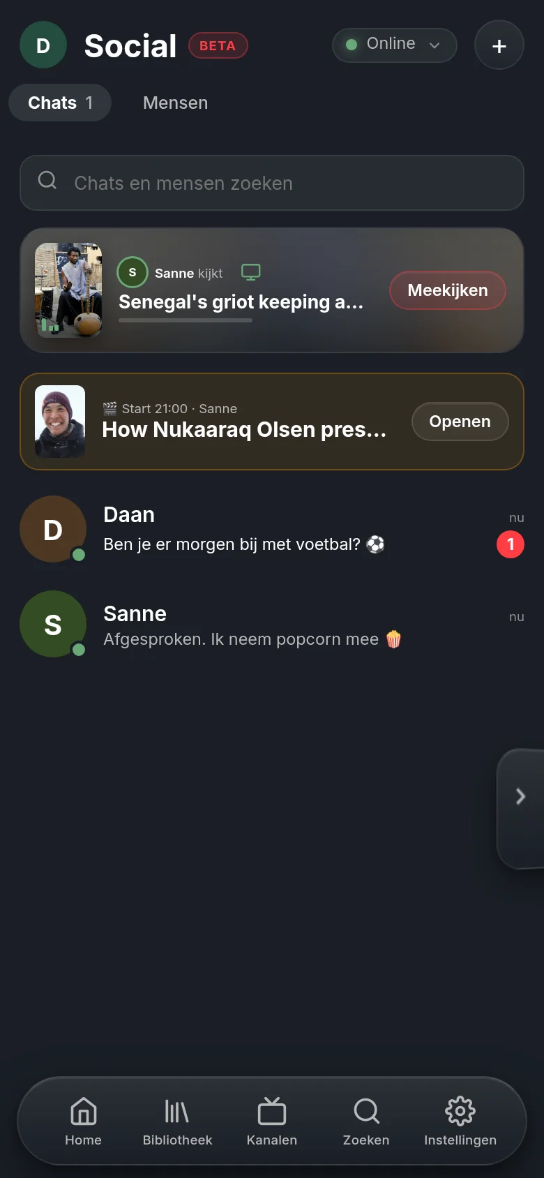 Social in Vuma op een telefoon: bovenaan de regel dat Sanne nu een DW-documentaire kijkt, met een knop om mee te kijken; daaronder de geplande watch party en de chats met Daan en Sanne.