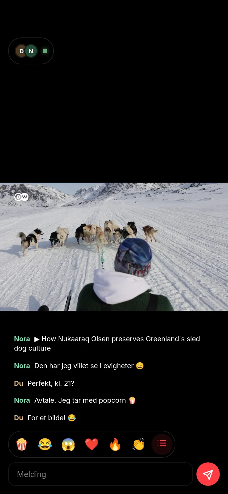 Det samme watch partyet på en mobil: bildet øverst, under det chatten med Nora og reaksjonene.