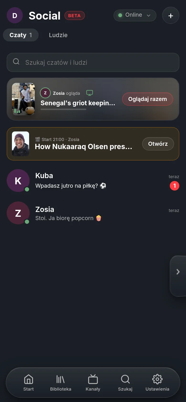 Social w Vumie na telefonie: u góry linia, że Zosia ogląda właśnie dokument DW, z przyciskiem do wspólnego oglądania; niżej zaplanowane watch party i czaty z Kubą i Zosią.